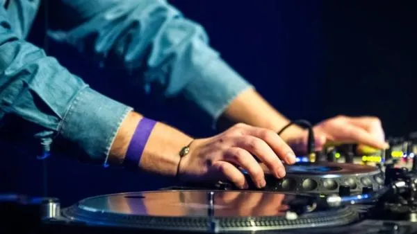 Como Configurar um Home Studio para DJ: Guia Passo a Passo