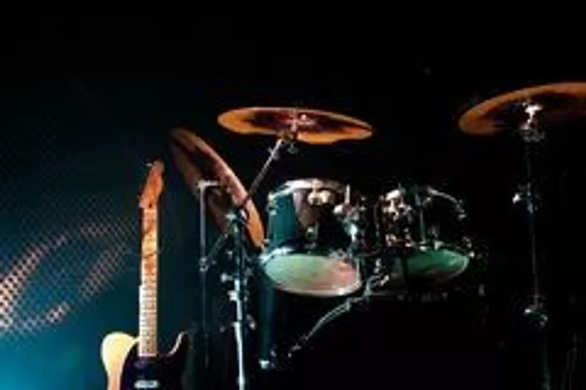 instrumentos musicais bateria guitarra