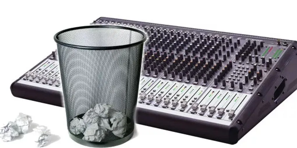 Mesa de Som Profissional – Será que elas vão parar no lixo?