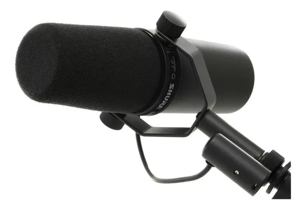 microfone dinamico profissional shure sm7b fundo branco