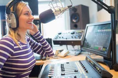 mulher feliz radio fm