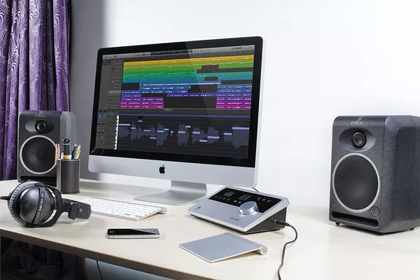 iMac Logic Pro X home studio