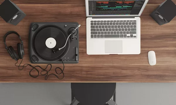 macbook pro bancada vinil equipamentos de audio
