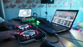 tocando console dj virtual dj
