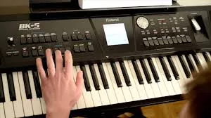 Roland BK 5 recursos profissionais