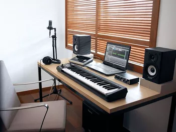 home studio minimalista em casa